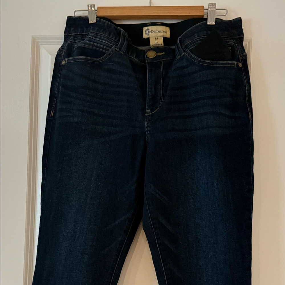 Women’s skinny fit jeans
